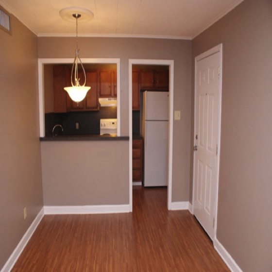 1300 2BR1BAUS Dining.jpg